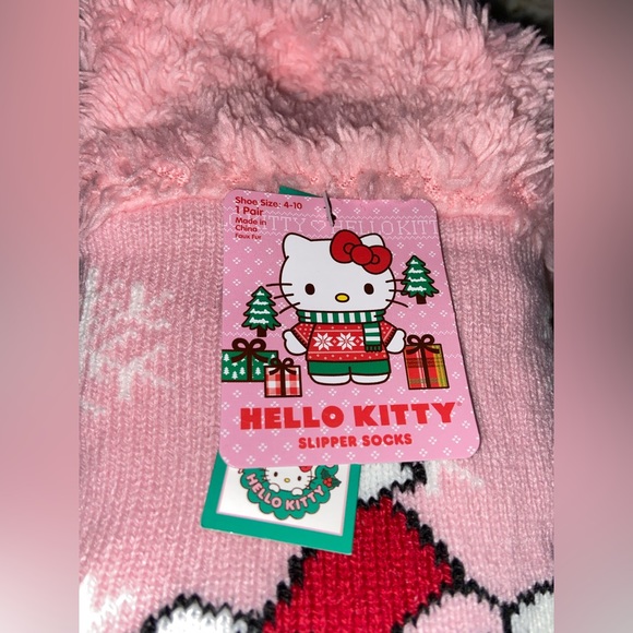 Sanrio Hello Kitty Slipper Socks - Picture 5 of 6